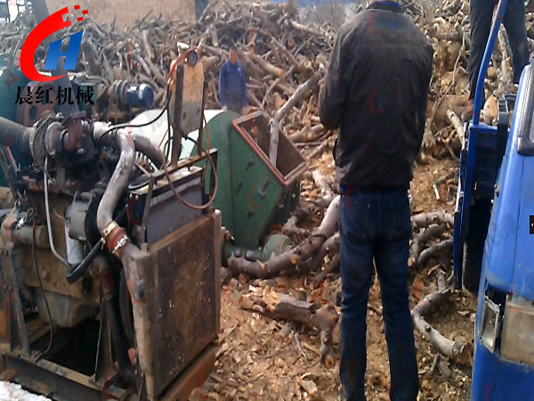 福建木屑機(jī)客戶(hù)使用現(xiàn)場(chǎng)