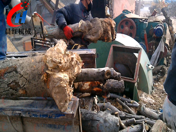 福建木屑機客戶使用現(xiàn)場