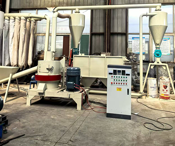 晨紅機(jī)械木粉機(jī)精準(zhǔn)控制80-200目細(xì)度滿足特種行業(yè)生產(chǎn)需求